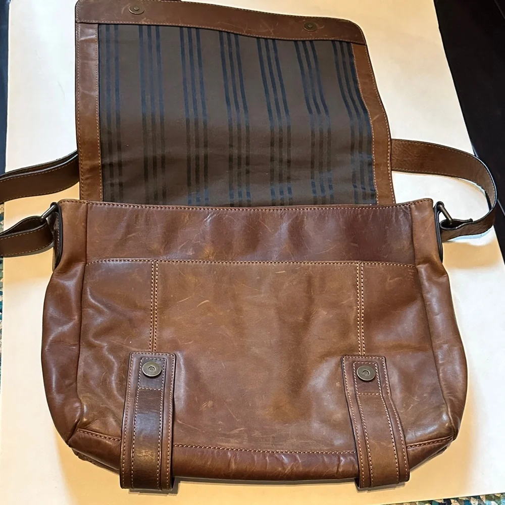 Frye Rich Brown Leather Messenger Bag